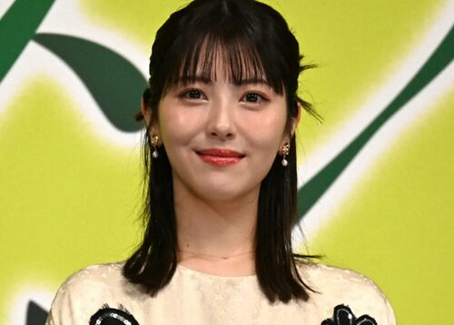浜辺美波の画像