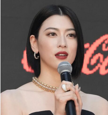 三吉彩花スクショ画像