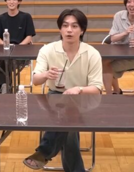 松田元太さんと前田敦子さんの匂わせのサンダル