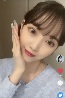 堀未央奈さんと鶴房汐恩さんの匂わせ⑤ネイルがメンバーカラー