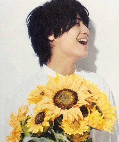 髙橋海人さんと大和田南那さんの匂わせ⑤メンバーカラーの服