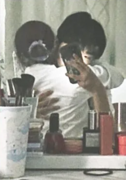 鏡越しに映った杉浦希空さん似の女性