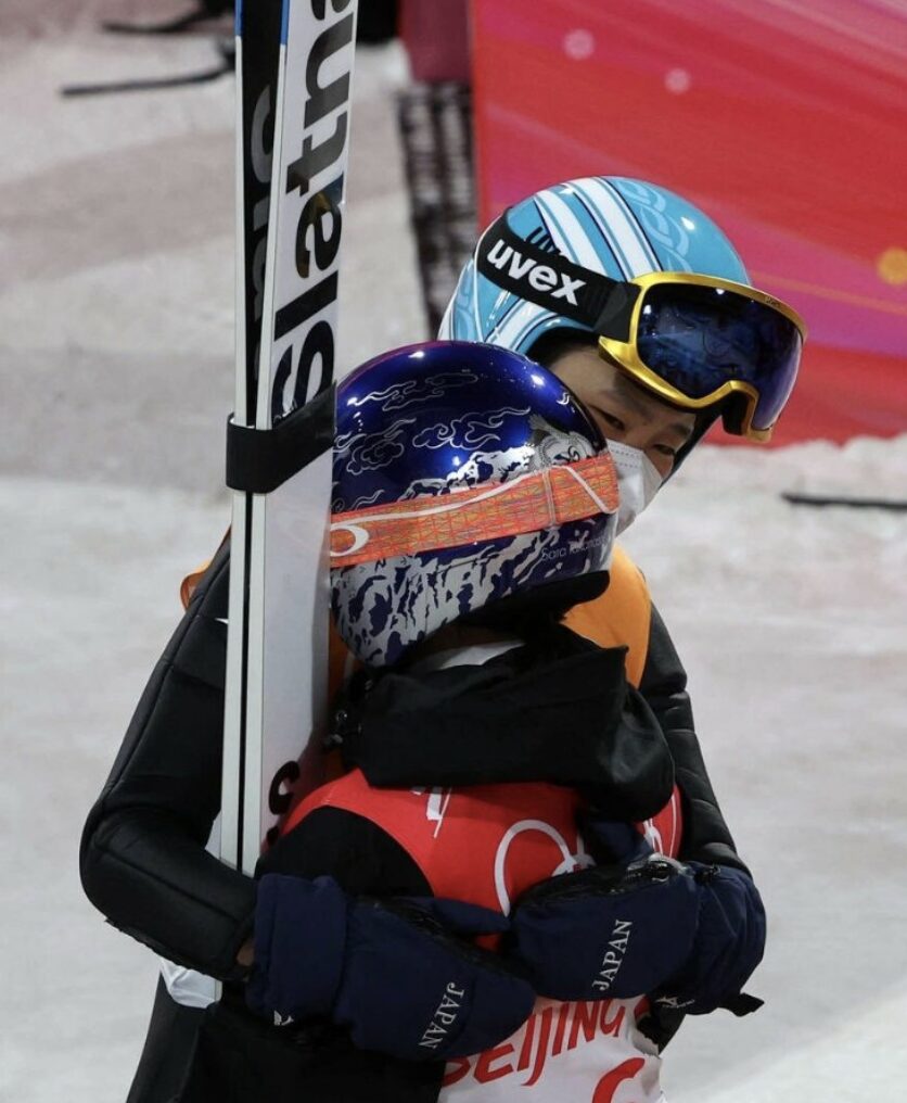 高梨沙羅　小林陵侑　北京2022オリンピック時のハグ　匂わせ