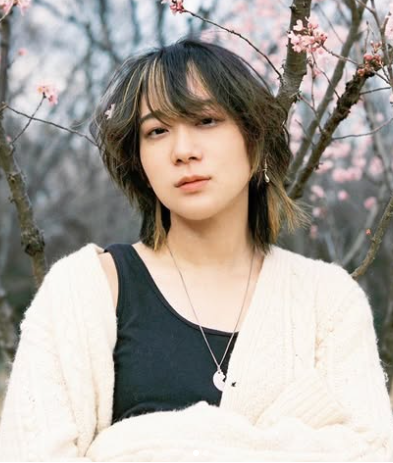 伊澤彩織の画像