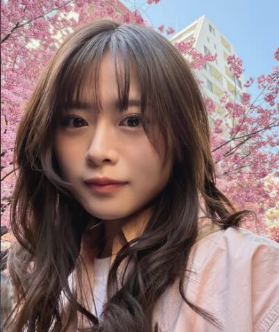 山崎怜奈の画像
