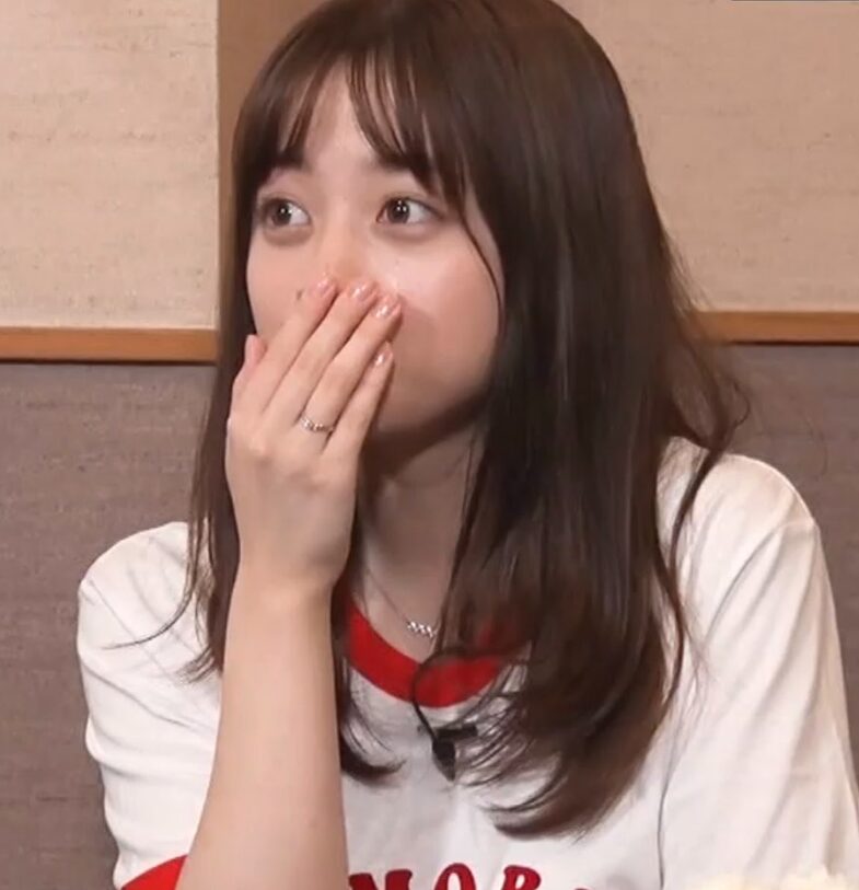 橋本環奈さんの指輪画像