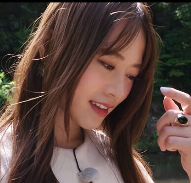山崎怜奈の画像
