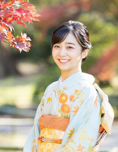 着物姿の佳子さま