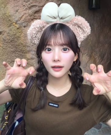 齋藤なぎさの親友が誕生日のお祝いでディズニーに連れて行ってくれました時のインスタ画像