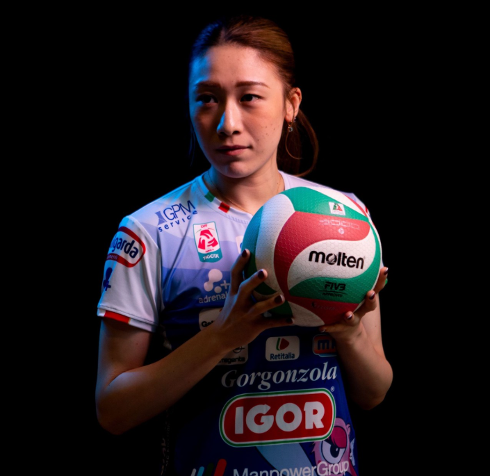 石川真佑選手の画像