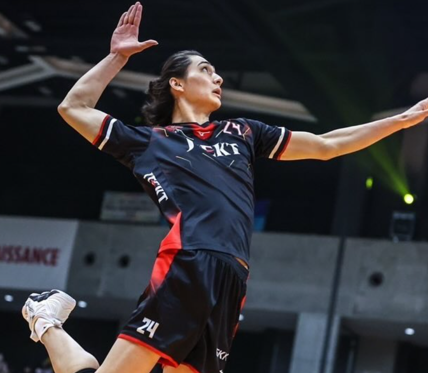 高橋慶帆選手の試合中の画像
